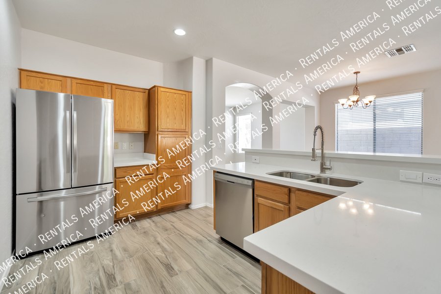 Lovely 3 bdrm home w/ Comm Pool in Johnson Ranch! property image