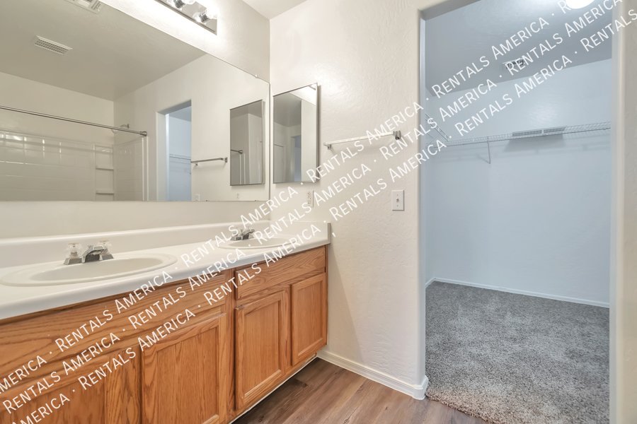 Spacious 5BD 3BA Corner Lot in San Tan Valley! property image