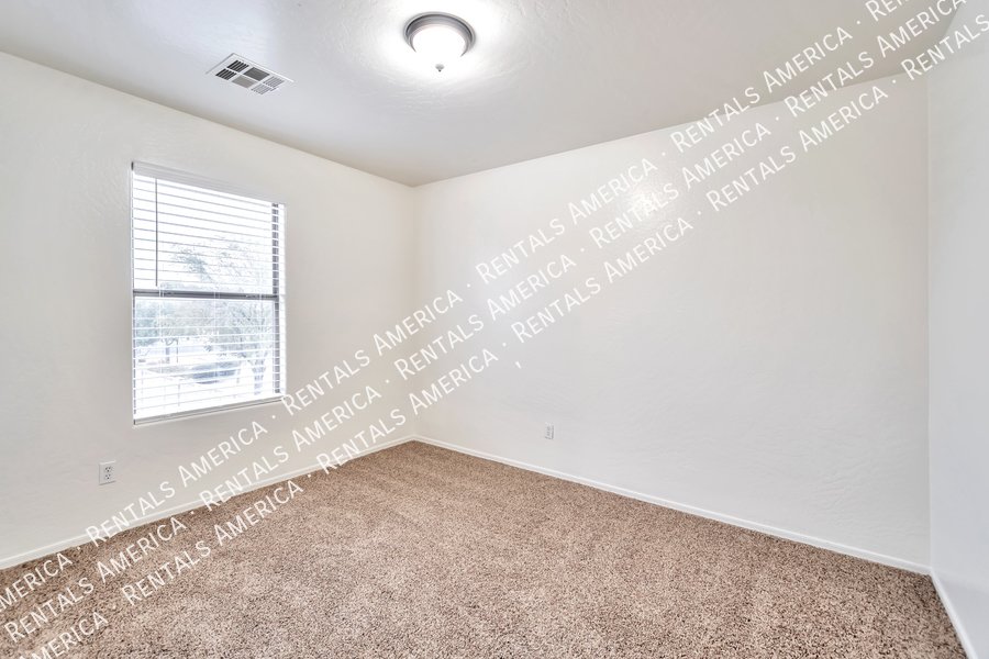 Spacious 5BD 3BA Corner Lot in San Tan Valley! property image