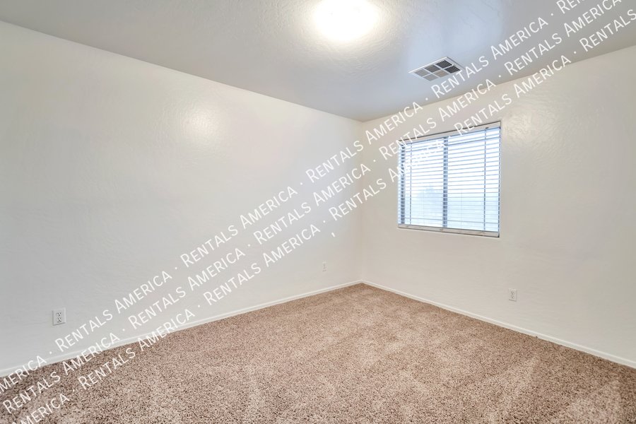Spacious 5BD 3BA Corner Lot in San Tan Valley! property image