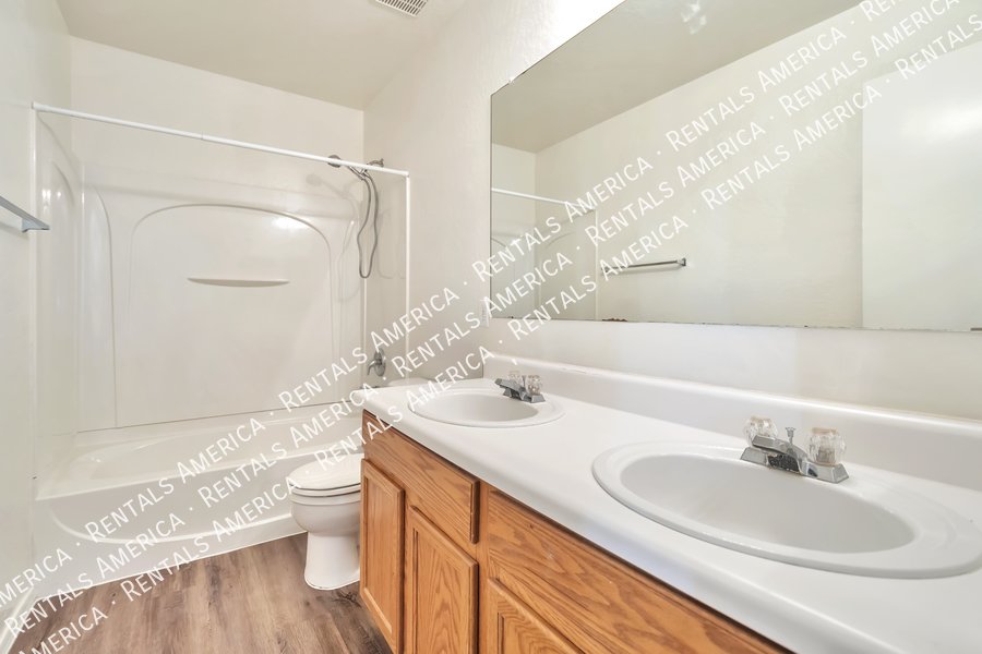 Spacious 5BD 3BA Corner Lot in San Tan Valley! property image