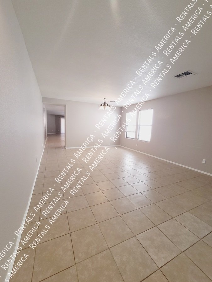 *Get 2 weeks free rent with a signed 12 month lease!* property image