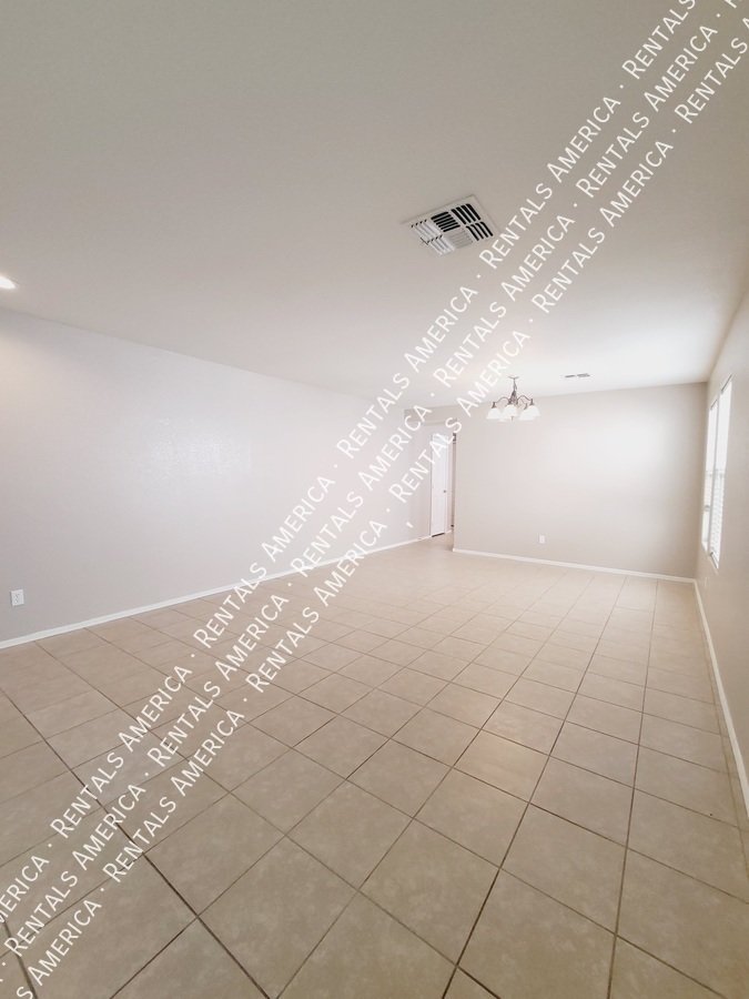 *Get 2 weeks free rent with a signed 12 month lease!* property image