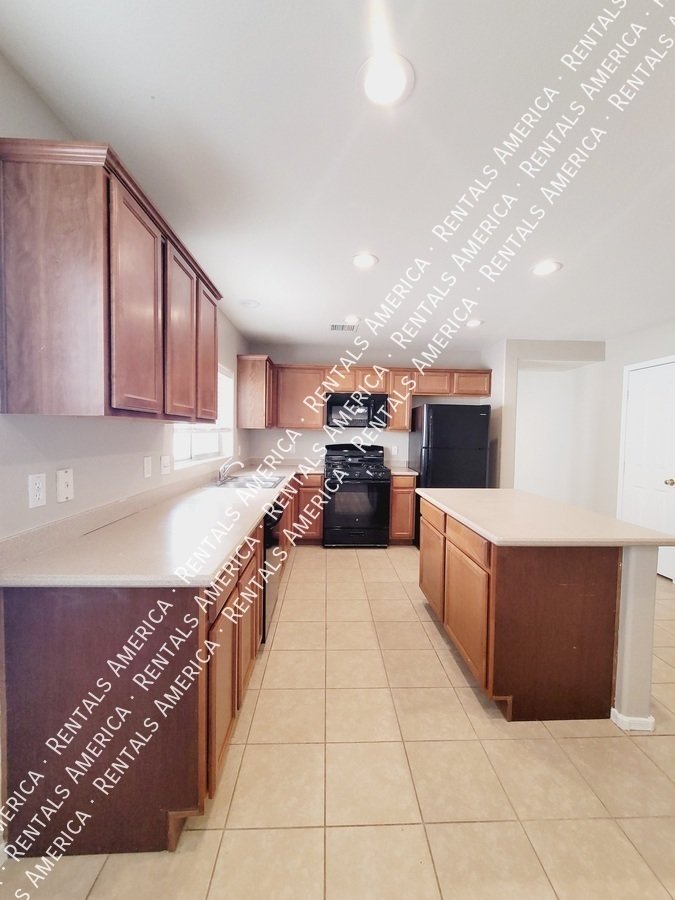 *Get 2 weeks free rent with a signed 12 month lease!* property image