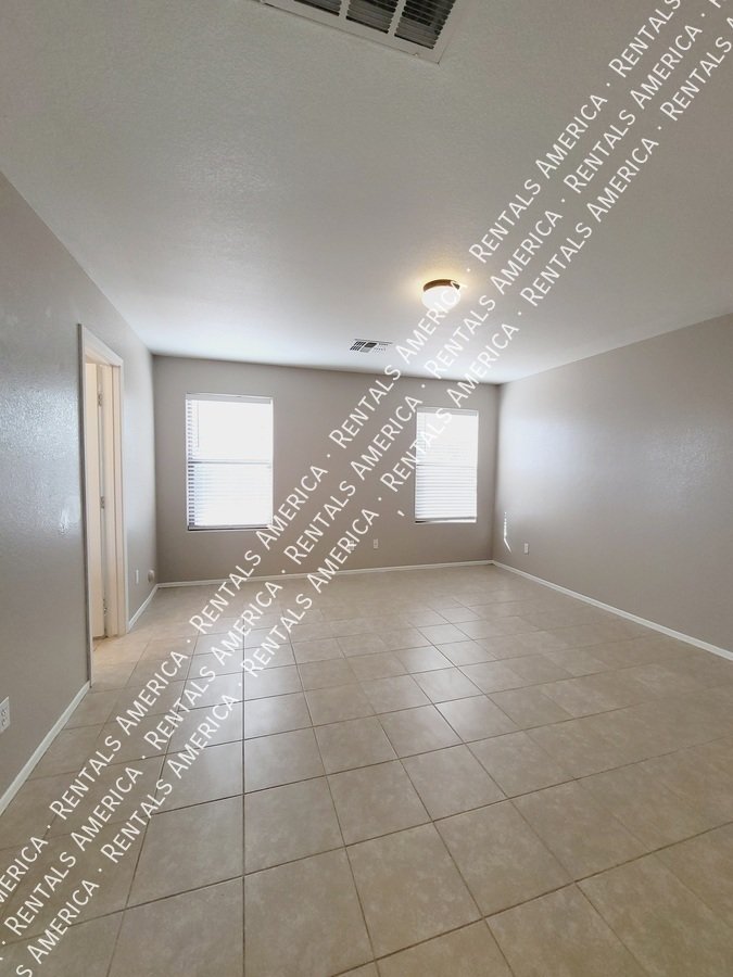 *Get 2 weeks free rent with a signed 12 month lease!* property image