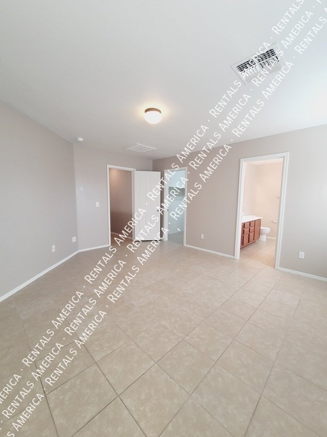 *Get 2 weeks free rent with a signed 12 month lease!* property image