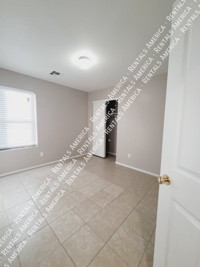 *Get 2 weeks free rent with a signed 12 month lease!* property image
