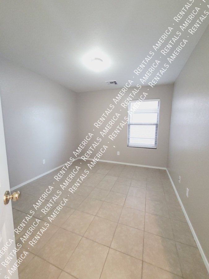 *Get 2 weeks free rent with a signed 12 month lease!* property image