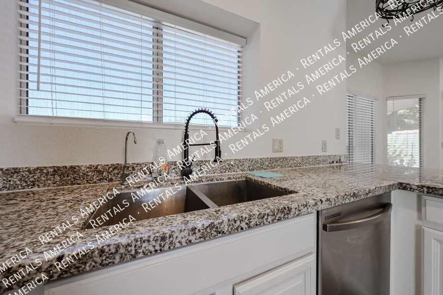Just Reduced Amazing 4 Bedroom with Private Pool property image