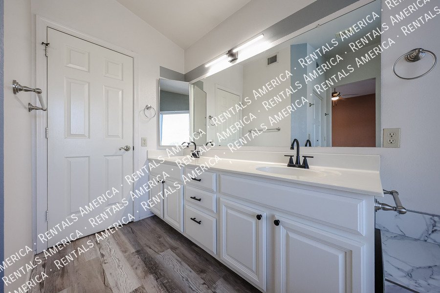 Just Reduced Amazing 4 Bedroom with Private Pool property image