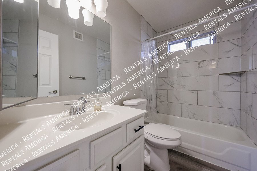 Just Reduced Amazing 4 Bedroom with Private Pool property image