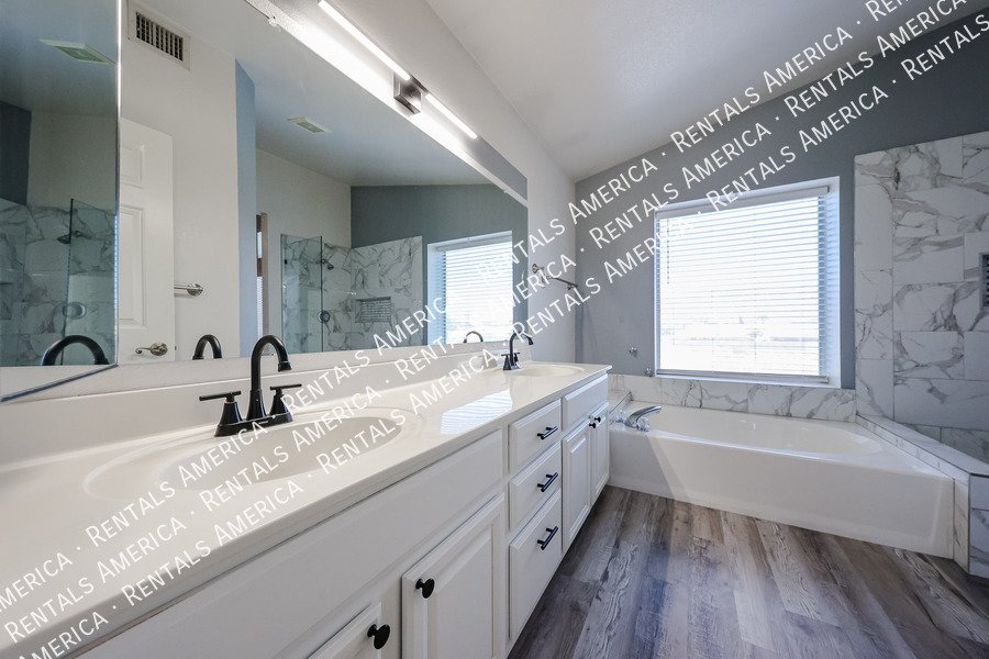 Just Reduced Amazing 4 Bedroom with Private Pool property image