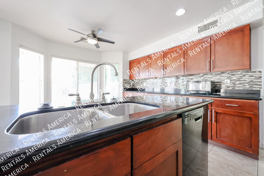 Spacious 5-Bedroom Home with Pool in Chandler property image