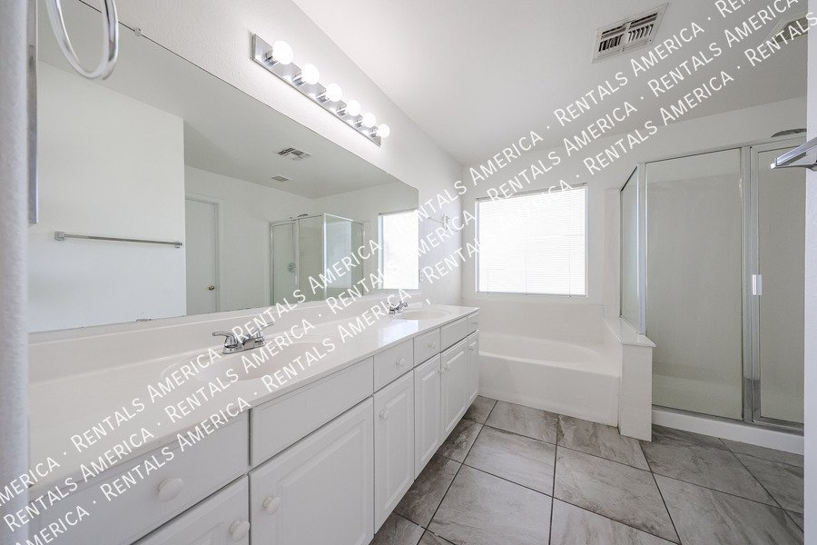 Spacious 5-Bedroom Home with Pool in Chandler property image
