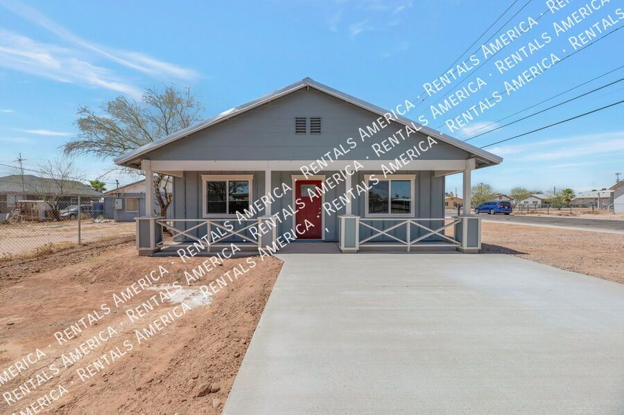 Charming 3 bedroom 2 bathroom duplex property image