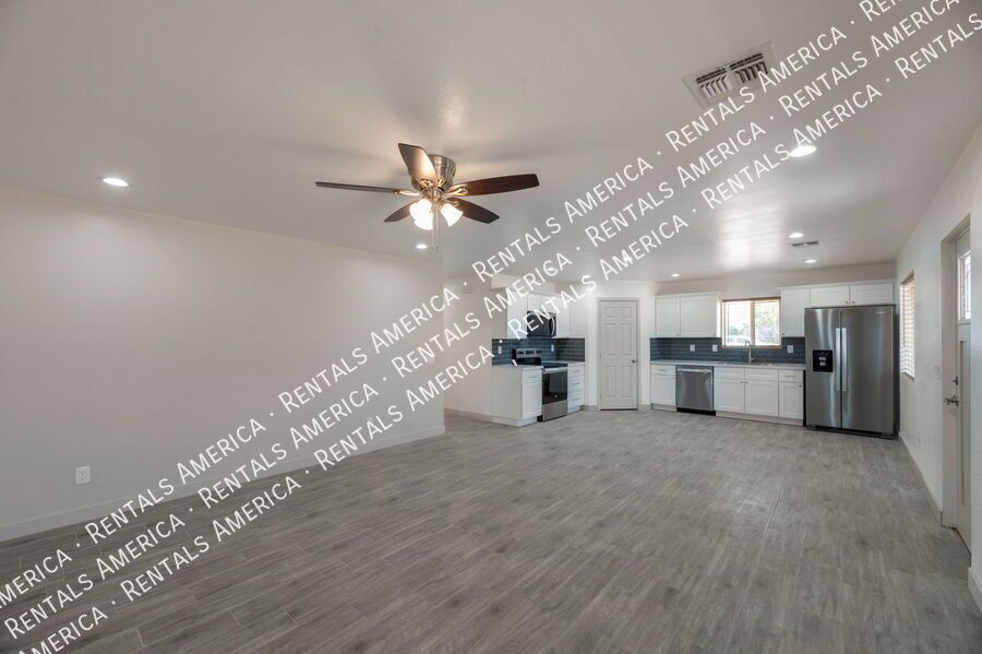 Charming 3 bedroom 2 bathroom duplex property image