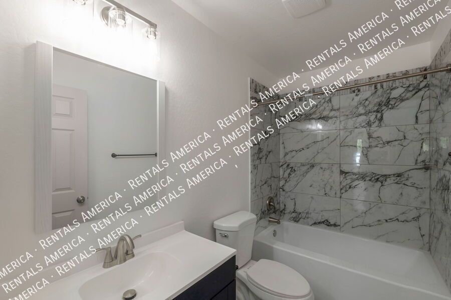 Charming 3 bedroom 2 bathroom duplex property image