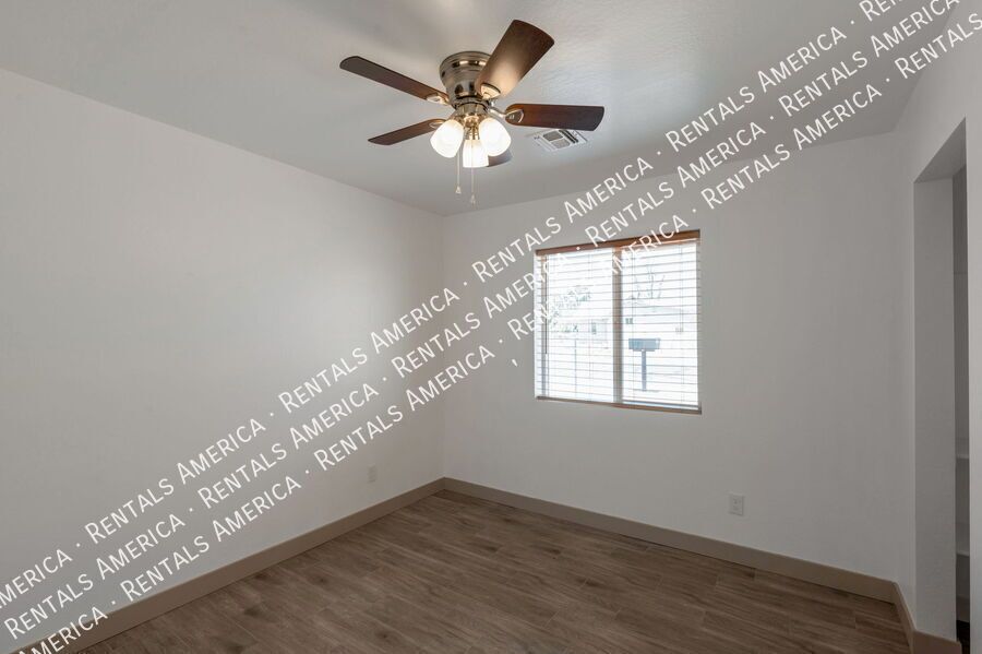 Charming 3 bedroom 2 bathroom duplex property image