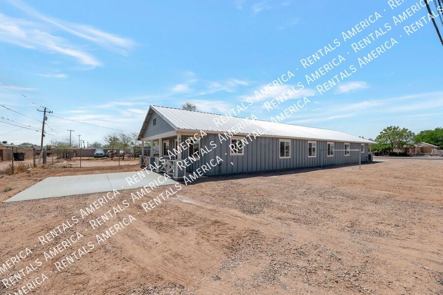 Charming 3 bedroom 2 bathroom duplex property image