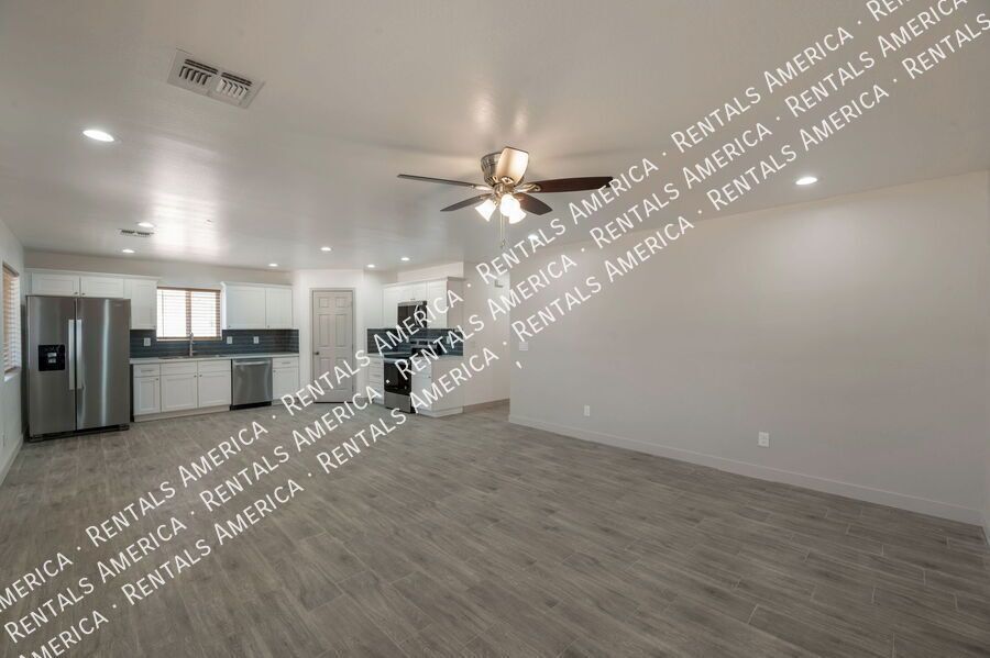 Charming 3 bedroom 2 bathroom duplex property image