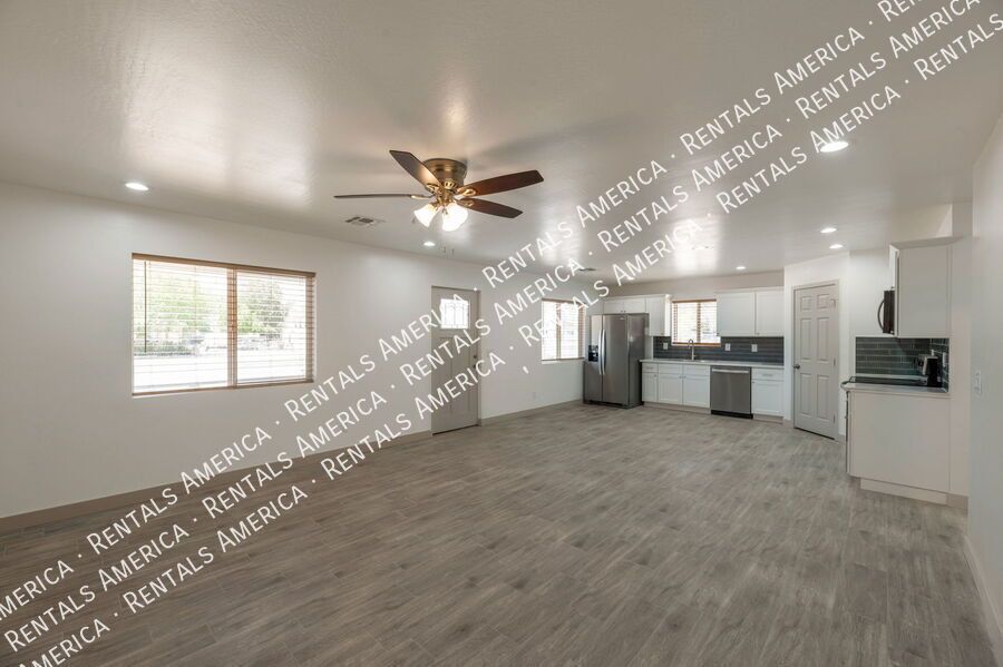 Charming 3 bedroom 2 bathroom duplex property image