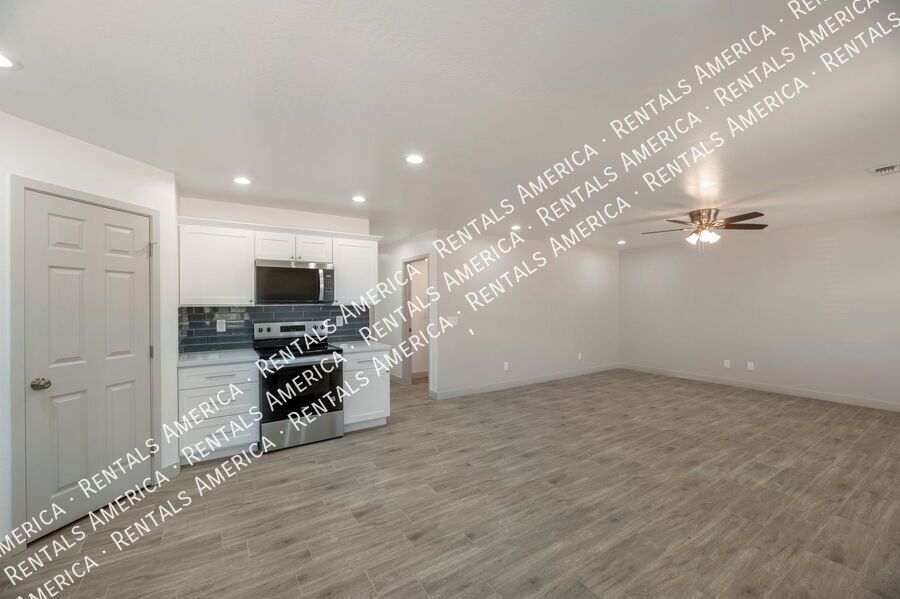 Charming 3 bedroom 2 bathroom duplex property image