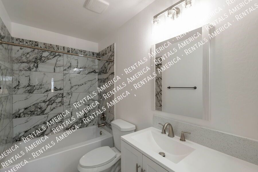 Charming 3 bedroom 2 bathroom duplex property image