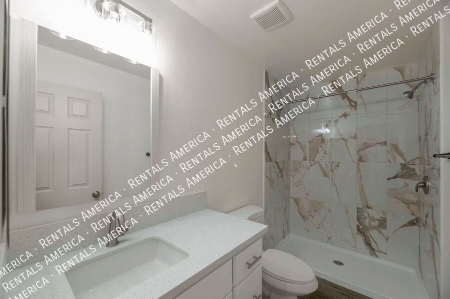Charming 3 bedroom 2 bathroom duplex property image