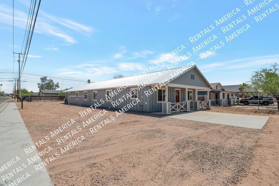 Charming 3 bedroom 2 bathroom duplex property image