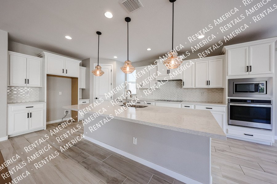 Luxury Gated Community! property image
