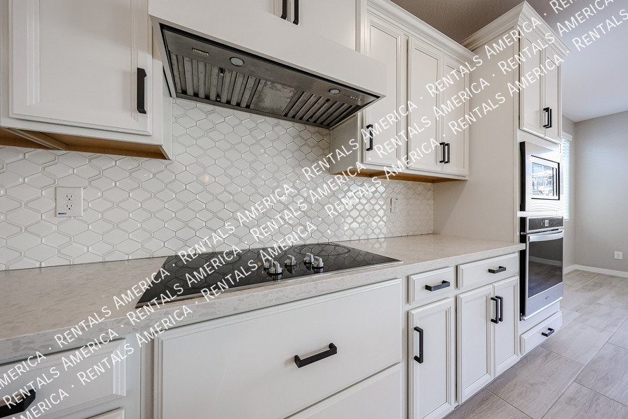 Luxury Gated Community! property image