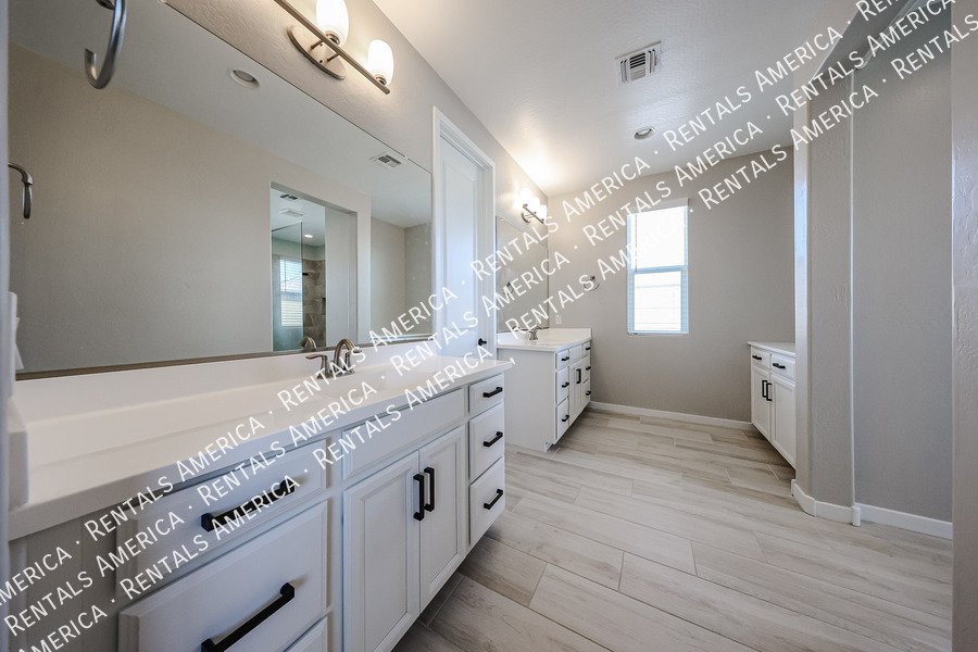 Luxury Gated Community! property image