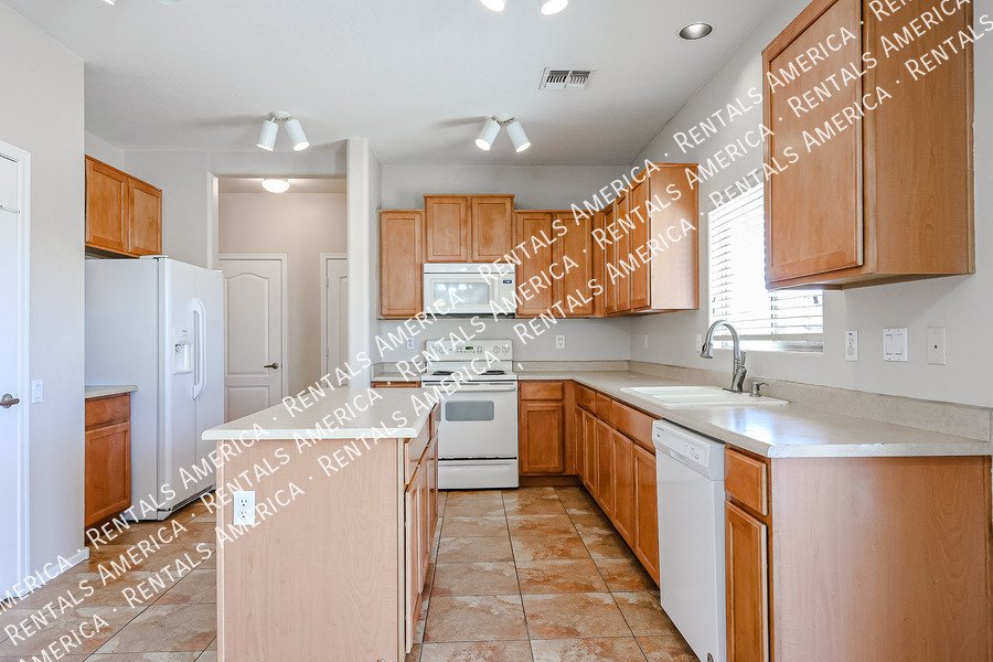 COMING SOON!  3 bedroom home in Avondale property image