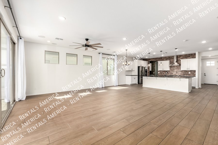 Stunning 5BR/4BA Home with Room for Everyone in Surprise property image