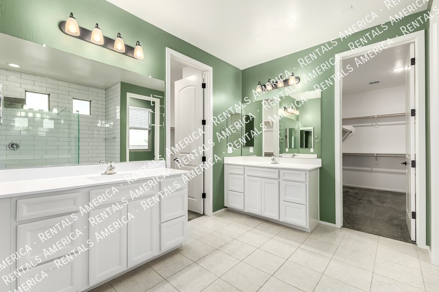 Stunning 5BR/4BA Home with Room for Everyone in Surprise property image