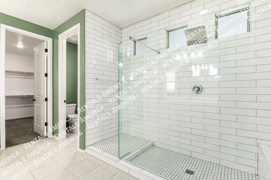 Stunning 5BR/4BA Home with Room for Everyone in Surprise property image