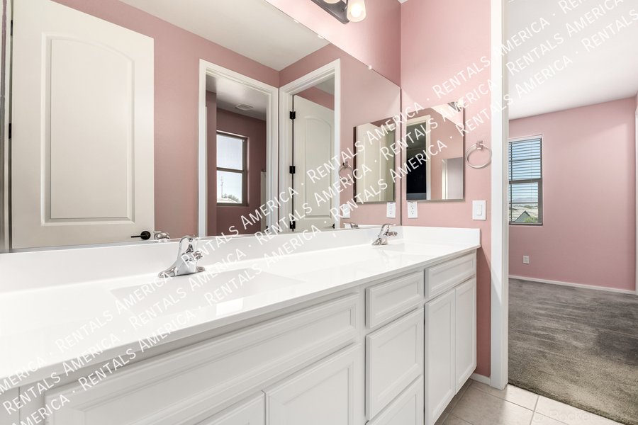 Stunning 5BR/4BA Home with Room for Everyone in Surprise property image