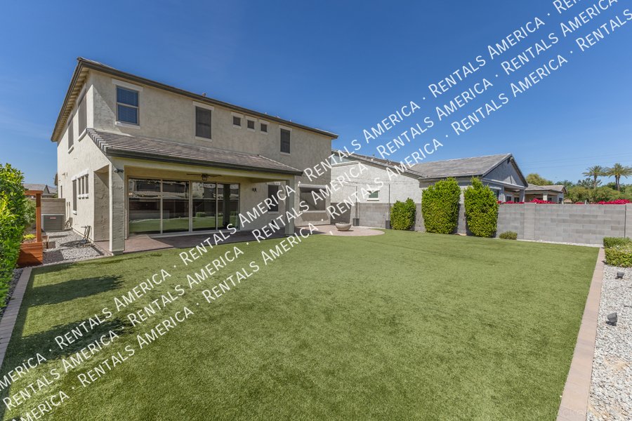 Stunning 5BR/4BA Home with Room for Everyone in Surprise property image