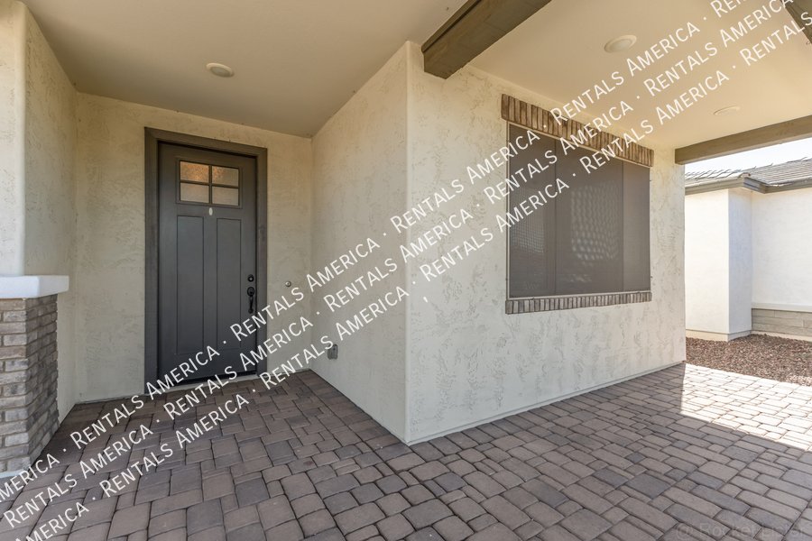 Stunning 5BR/4BA Home with Room for Everyone in Surprise property image