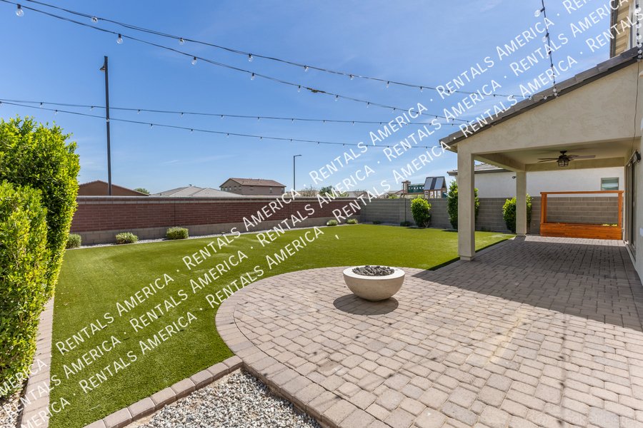 Stunning 5BR/4BA Home with Room for Everyone in Surprise property image