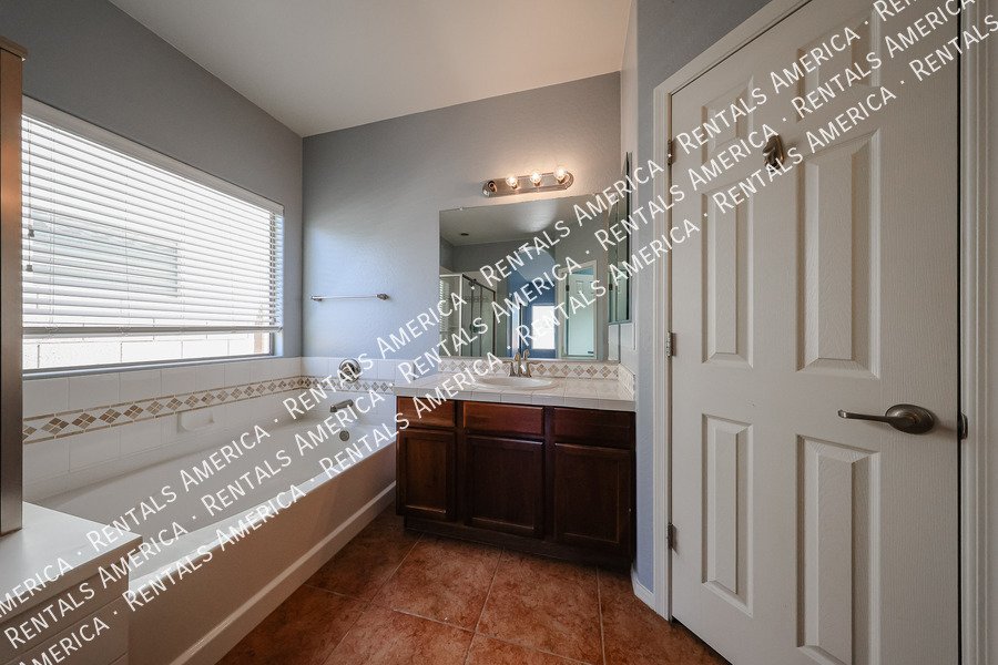 Charming 3-Bedroom Home for Rent in Maricopa! property image