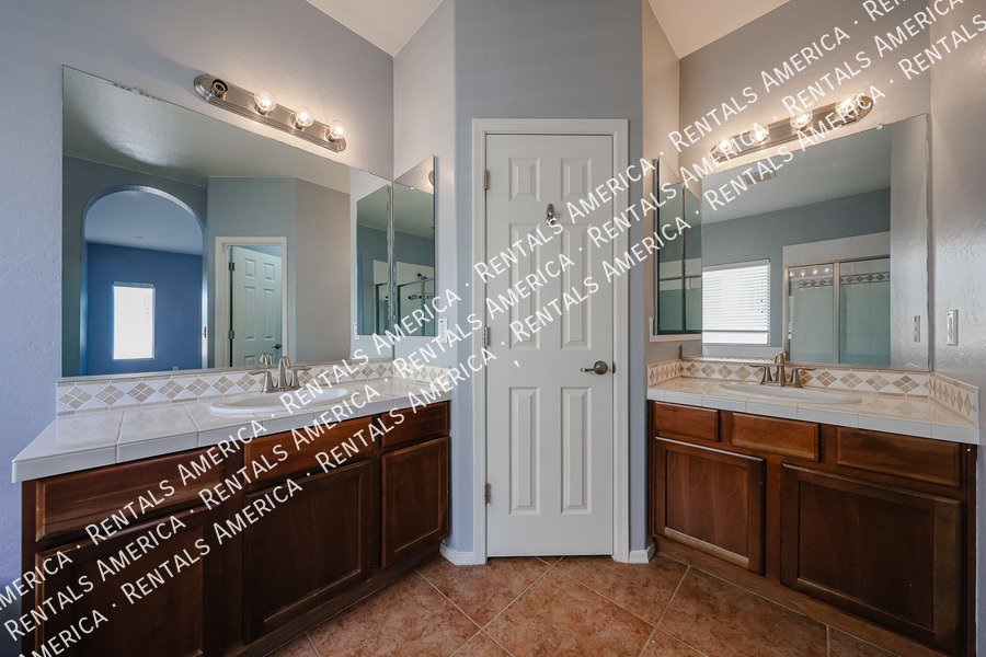Charming 3-Bedroom Home for Rent in Maricopa! property image