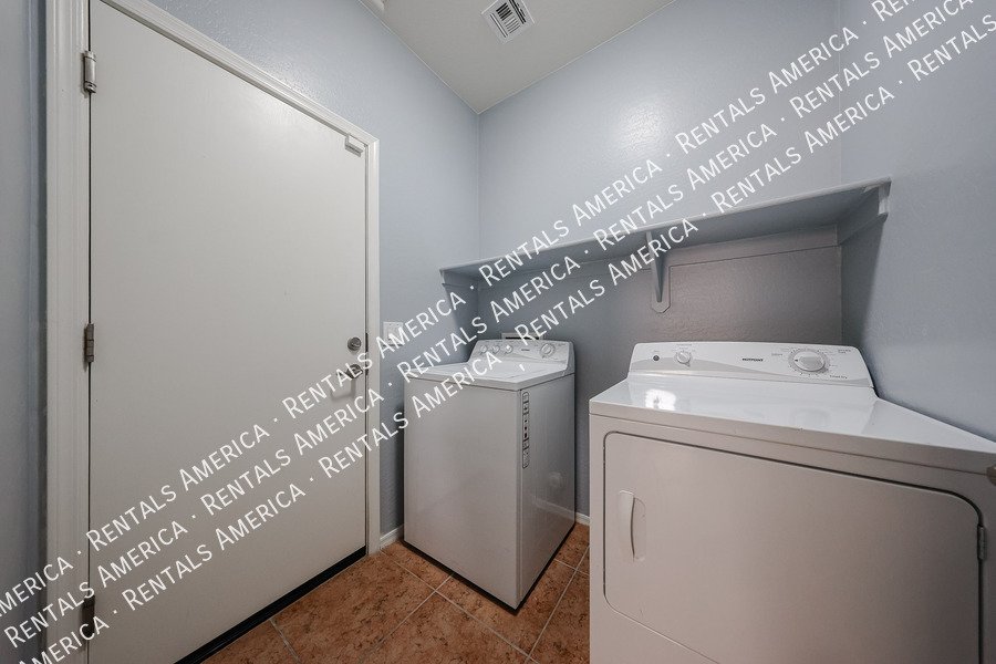 Charming 3-Bedroom Home for Rent in Maricopa! property image