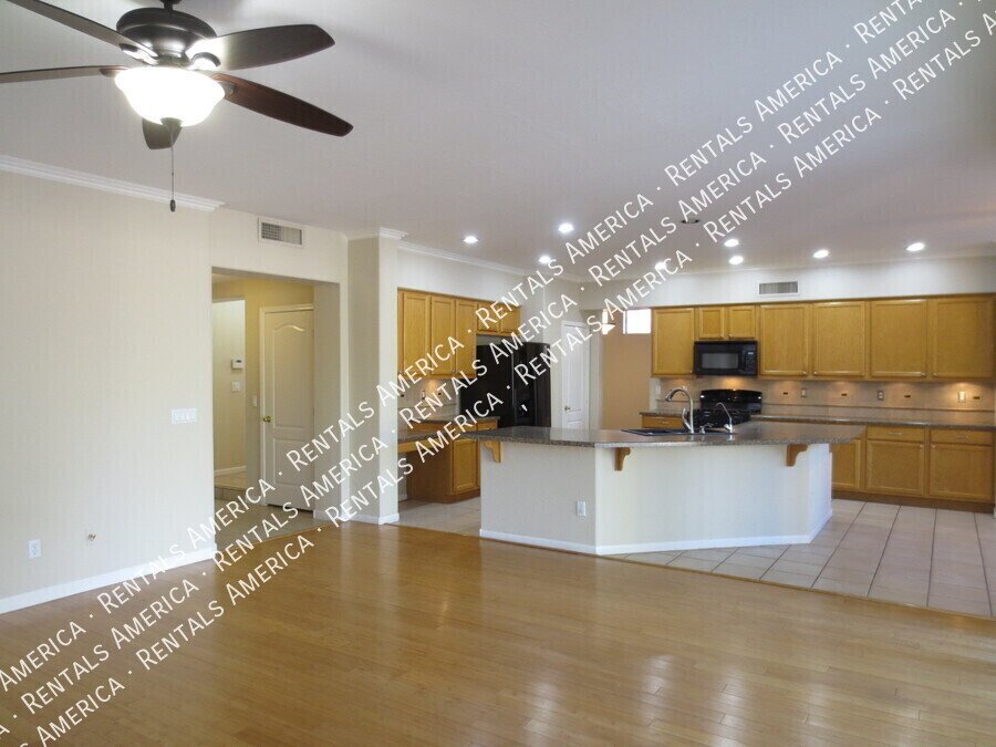 Coming Soon 3 Bed Plus Den Pool and Solar property image