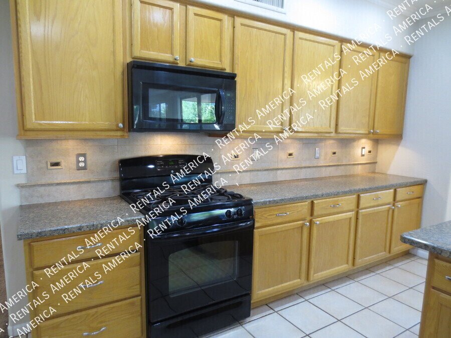 Coming Soon 3 Bed Plus Den Pool and Solar property image