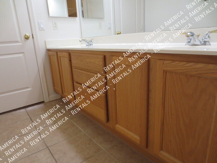 Coming Soon 3 Bed Plus Den Pool and Solar property image
