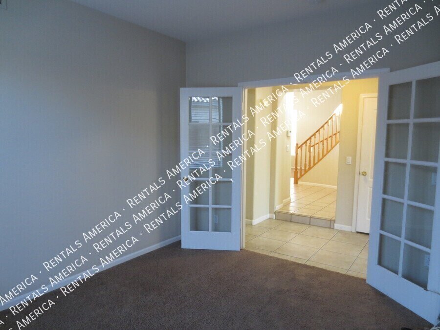Coming Soon 3 Bed Plus Den Pool and Solar property image