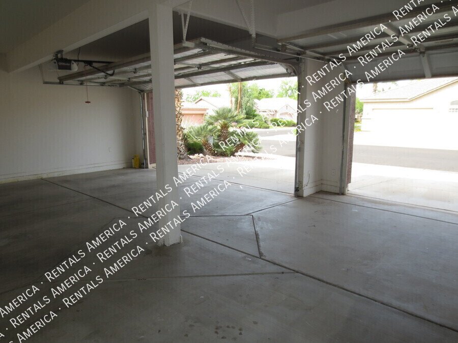 Coming Soon 3 Bed Plus Den Pool and Solar property image