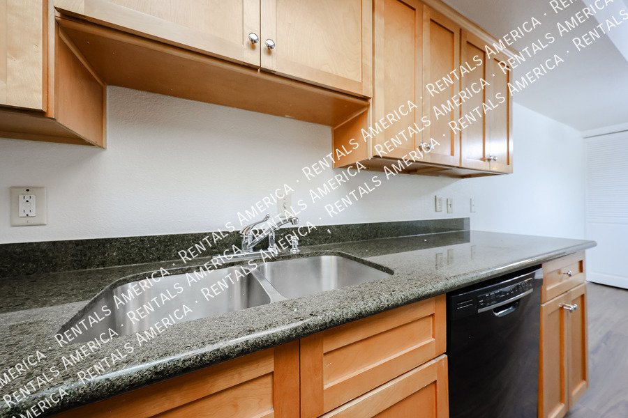 Updated Condo in Maryland Manor property image