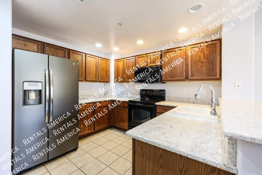 Charming 2 Bedroom, 2 Bath Condo with Garage in a Prime Location! property image